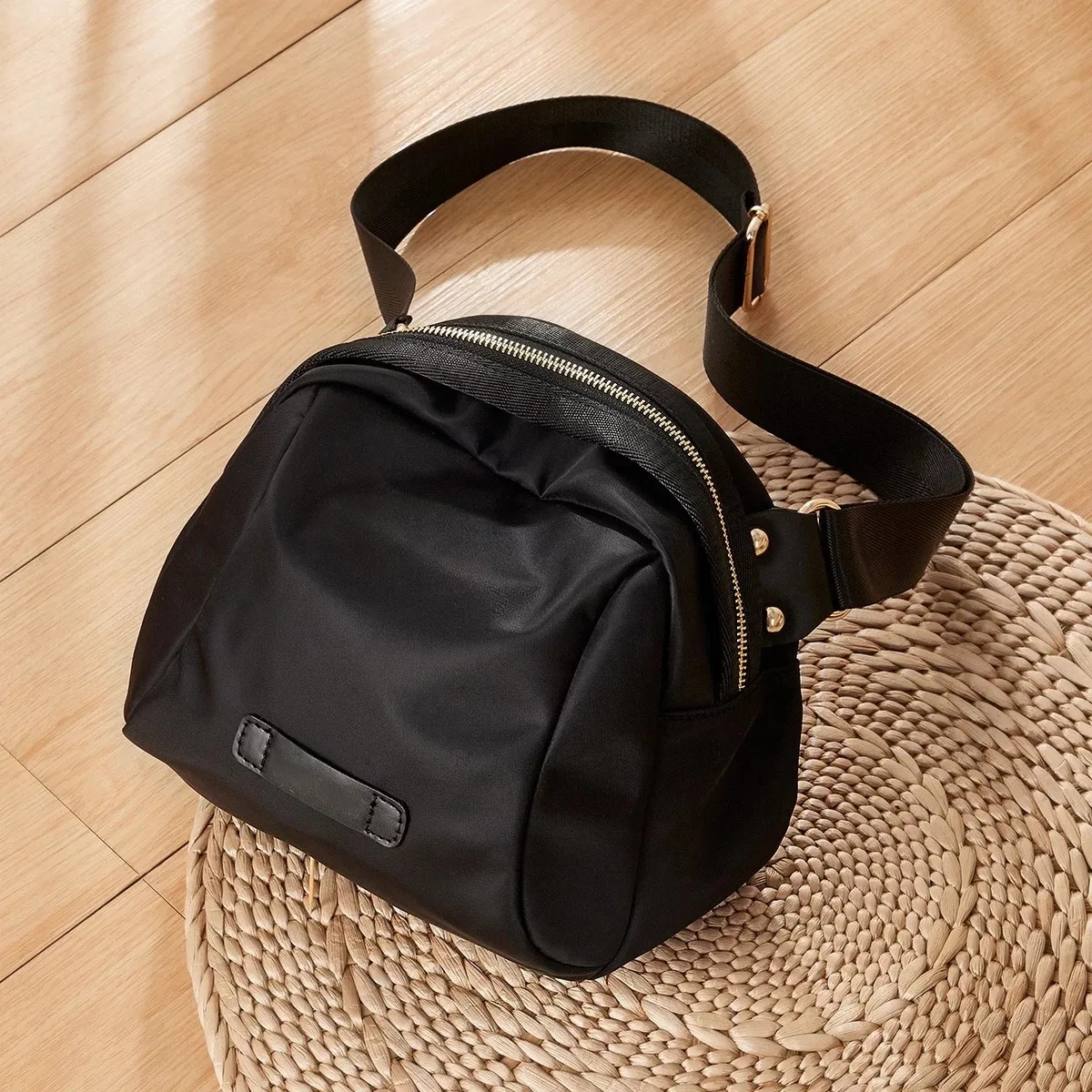 

New Nylon Shell Bag for Women Stylish and Versatile Small Shoulder Crossbody Bag Oxford Cloth Chest Bag