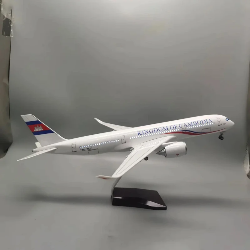 

47cm 1/142 Scale Diecast Model Kingdom Of Cambodia A350 Plane Airways Resin Airplane With Light Airline Collection Display