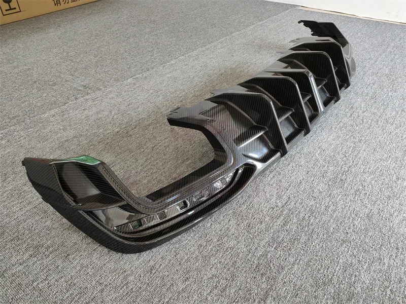 For 20-22 year Audi A4 A4L RS4 S4 B9.5 high-quality dry carbon fiber with light rear diffuser body kit