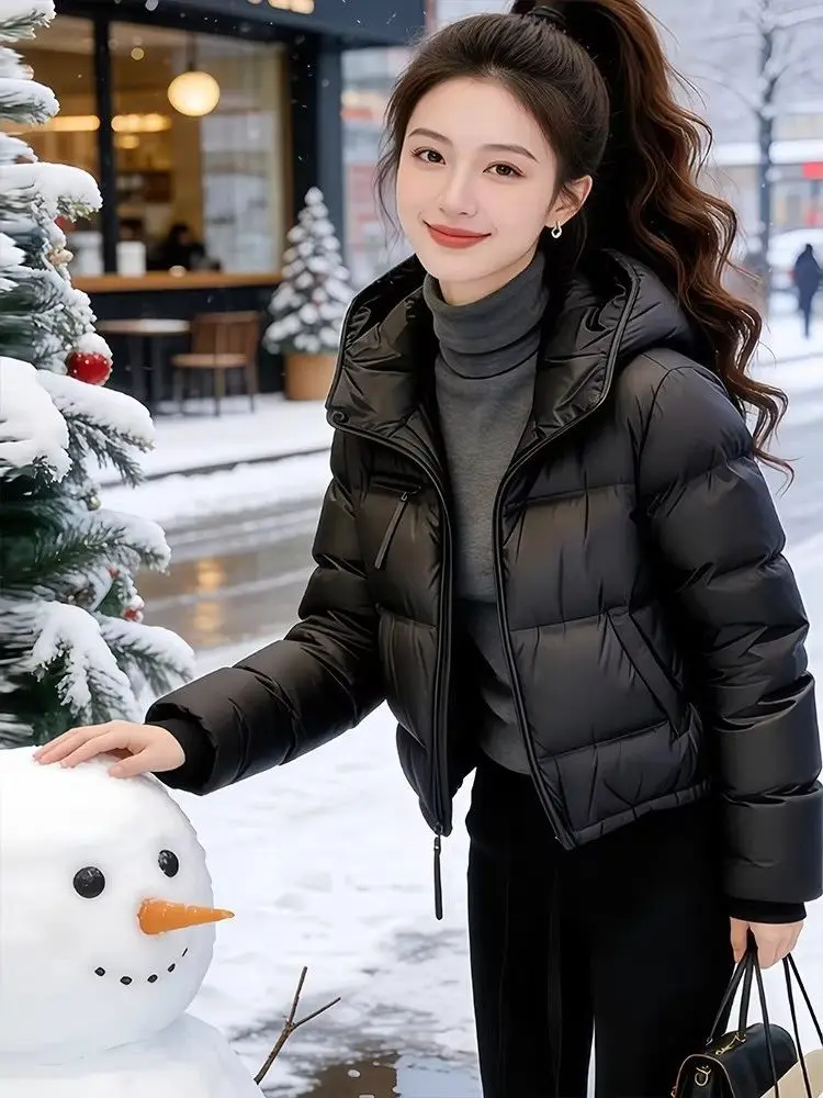 

Легкая хлопковая куртка женская 2026: новая модель осень-зима, свободный крой, маленький размер, с капюшоном, модный хит