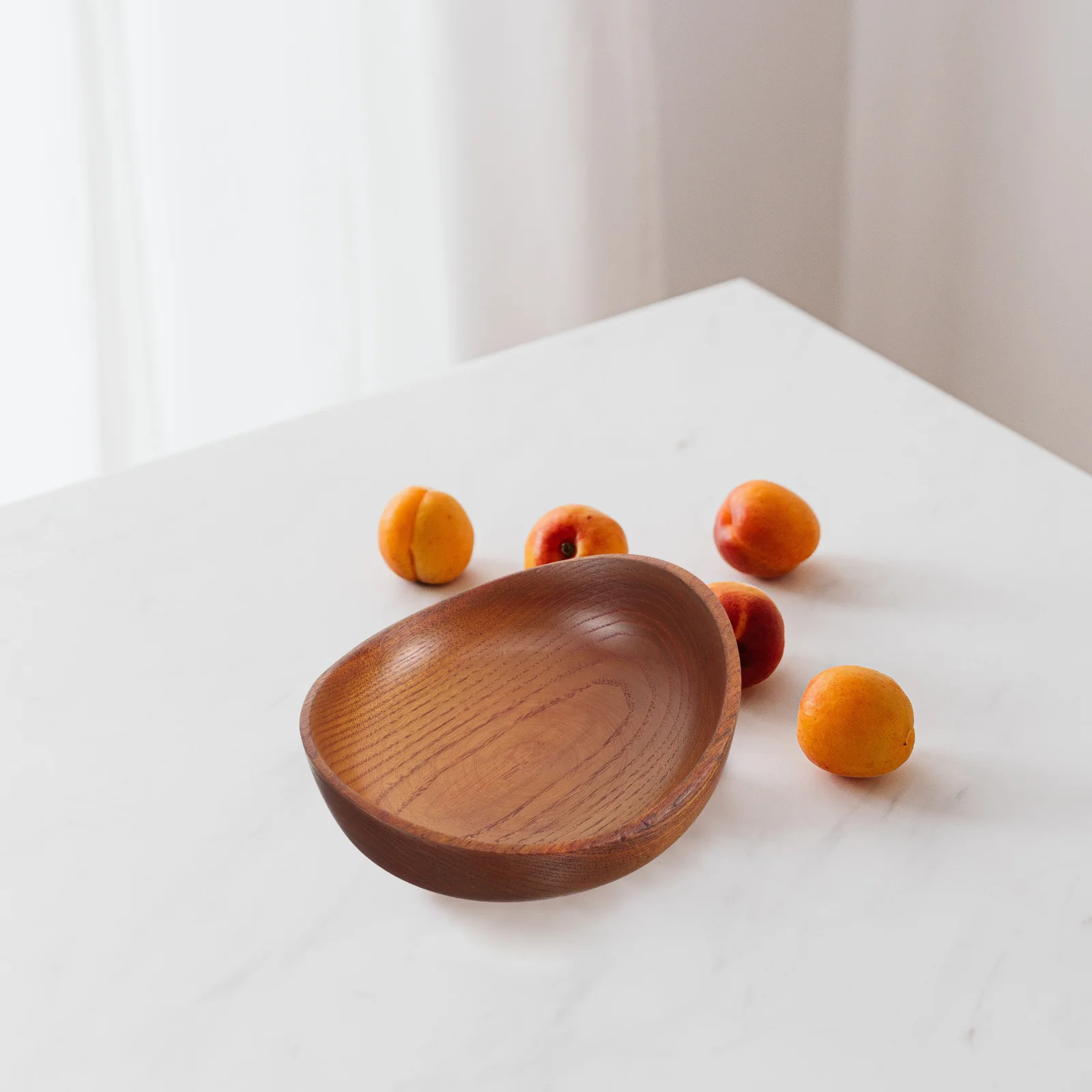 

Rustic Wood Noodle Bowl Exquisite Seamless Design Heat Resistant Salad Serving Fruit Bowl for Kitchen Food