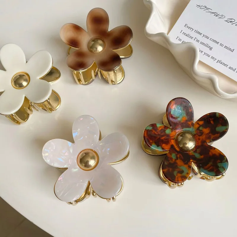 1pc Koreaans licht luxe temperament, legering high-end gevoel, achterkant van het hoofd gediefd haar haai clip haaraccessoire