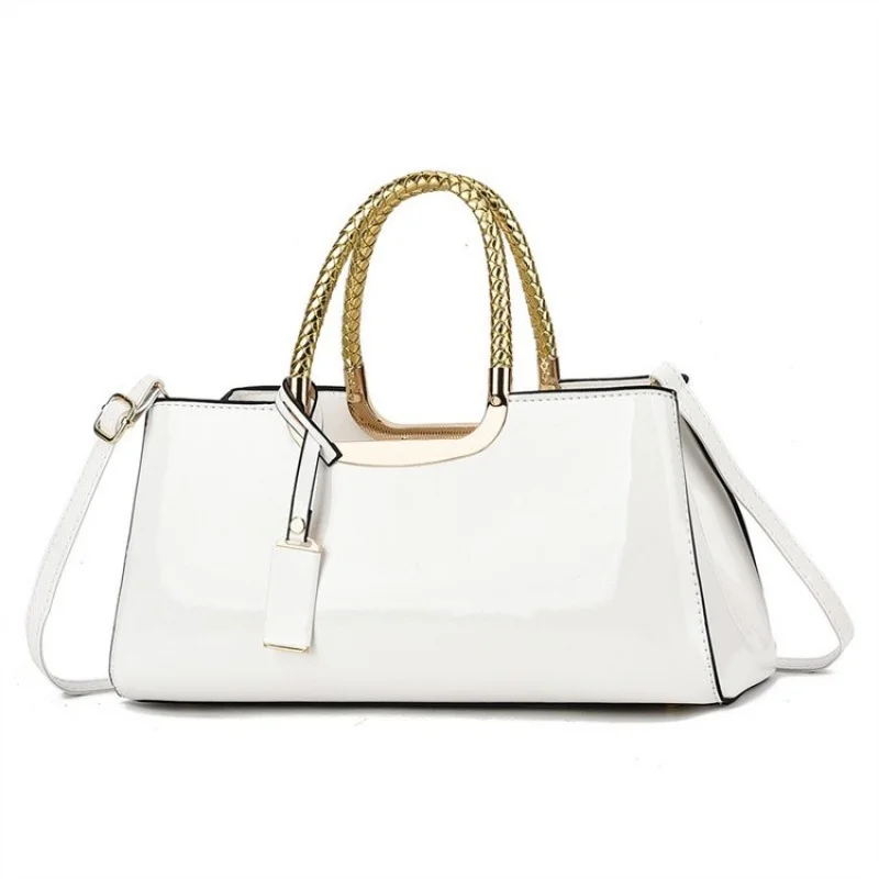 

Stylish Trendy Crossbody Bag For Women With Letter Logo And Leather Material In Simple Vintage Fashion