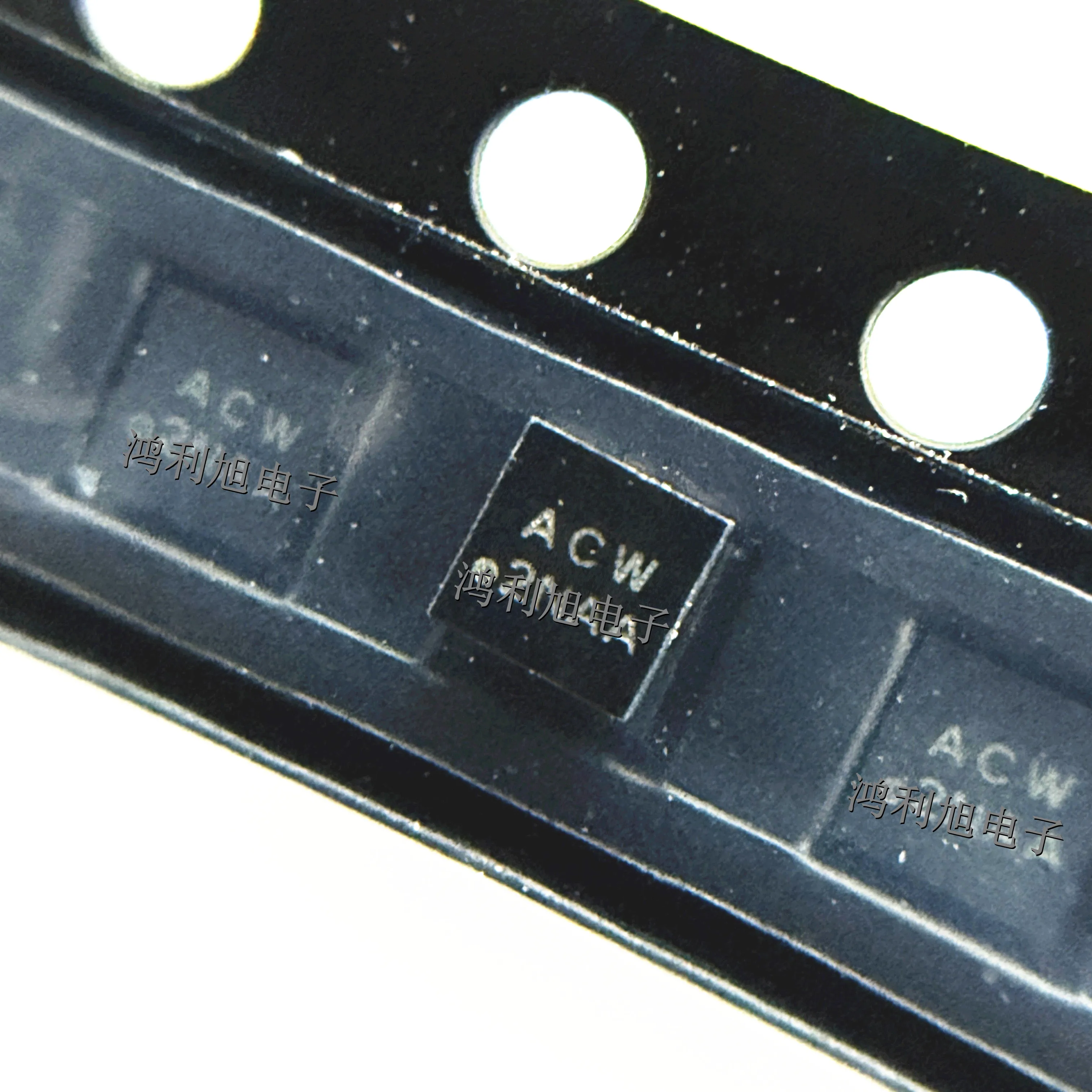 

5 шт./лот SIA414DJ-T1-GE3 SIA414DJ DFN-6 МАРКИРОВКА; ACW N-канальные МОП-транзисторы 1 канал 8 В 12 А 11 мОм Рабочая температура:- 55 C-+ 1