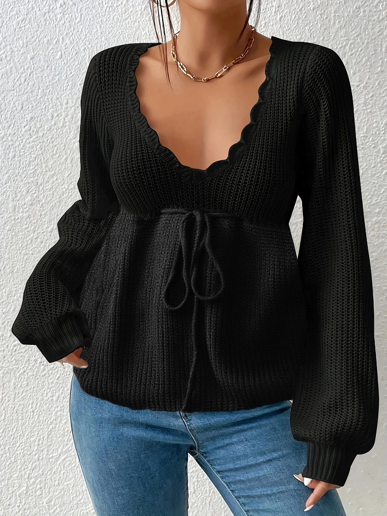 

Women's Black Scallop V-Neck Knit Top with Drawstring Waist Puff Sleeves Casual Sweater