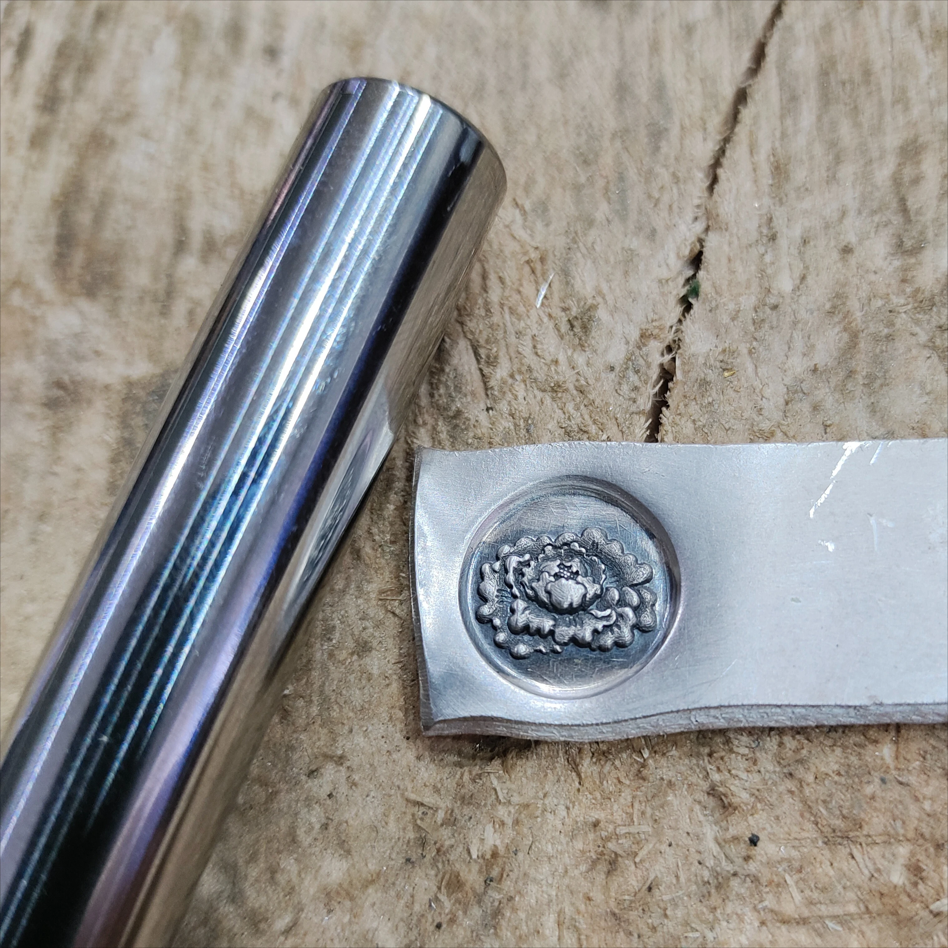 

Цветочный дизайн 3D металлические стальные штампы ювелирные изделия маркировочный перфоратор серебряная кожа штамповка ремесленный инструмент тиснение дырокол резьба