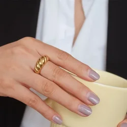 Classic Ring for Women Girls Bread Twist Shape Gold Color Rings Accessories Finger Fashion Jewelry Wholesale