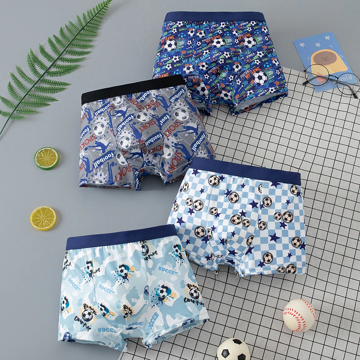 8/4-teiliges Set niedlicher Fußball-bedruckter Unterwäsche für Kinder, weiche und bequeme Boxershorts für Jungen, lässige Basic-Shorts für Zuhause – Detail 3