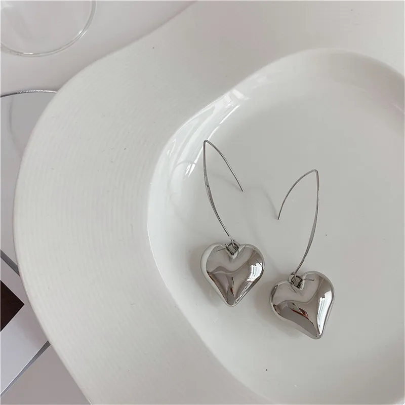 Metal Heart-shaped Pendant Earrings  European And American Style Personality Fashion Long Earrings Ms Girl Travel Accessories