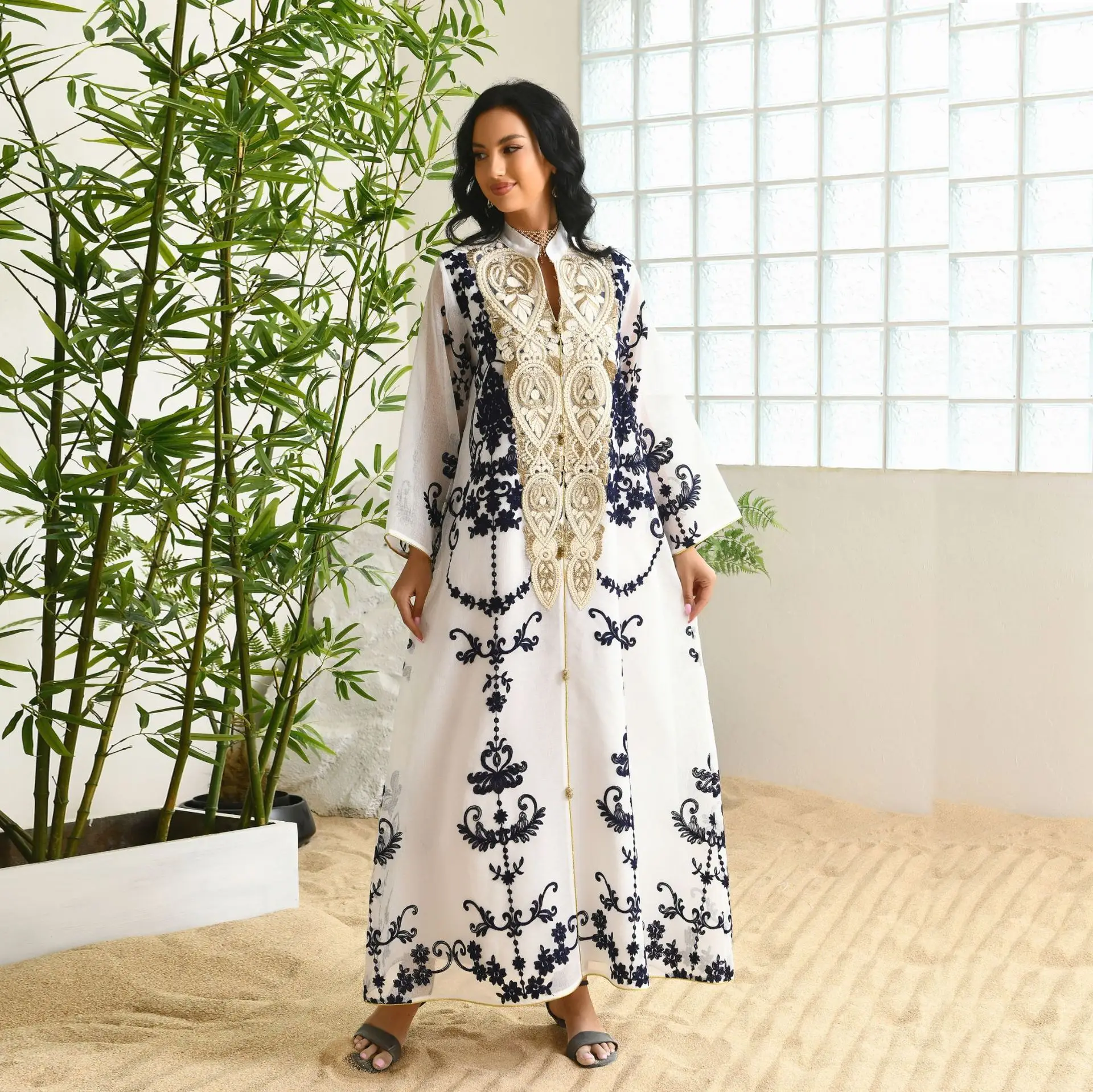 Middle Eastern Women's Muslim Evening Dress Mesh Embroidered Applique Robe Abaya New Arrival Dress