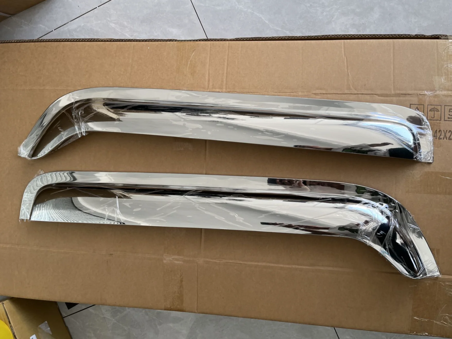 

HIGH QUALITY ELECTROPLATED CHROME DOOR SUN VISOR SET FOR ISUZU 700P BODY PARTS