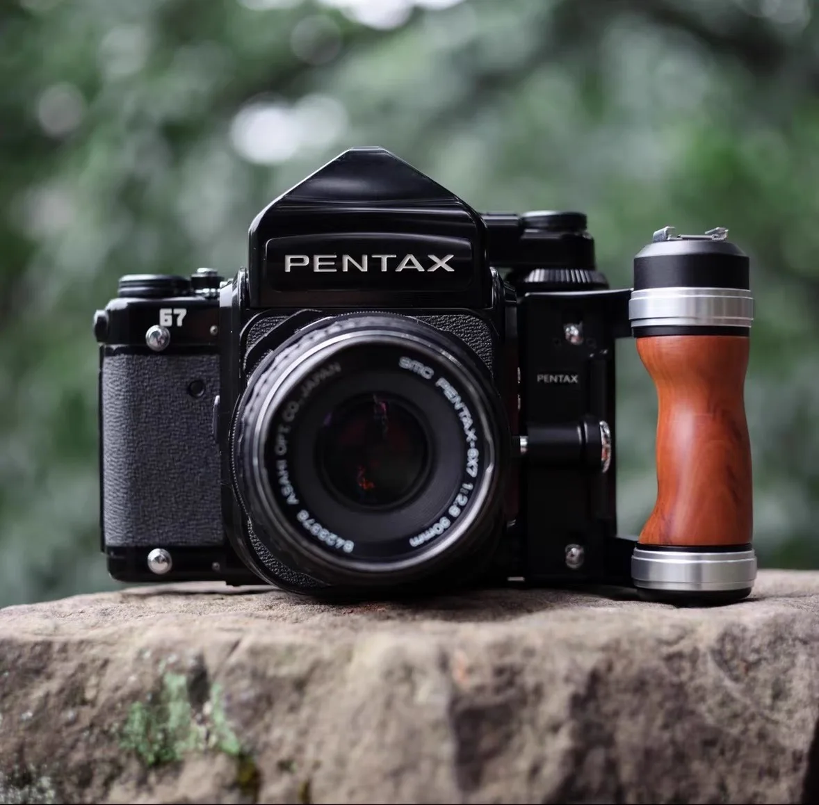 YUWOOD poignée gauche en bois massif poignée d'appareil photo en bois de santal noyer pour accessoire de photographie Pentax 67