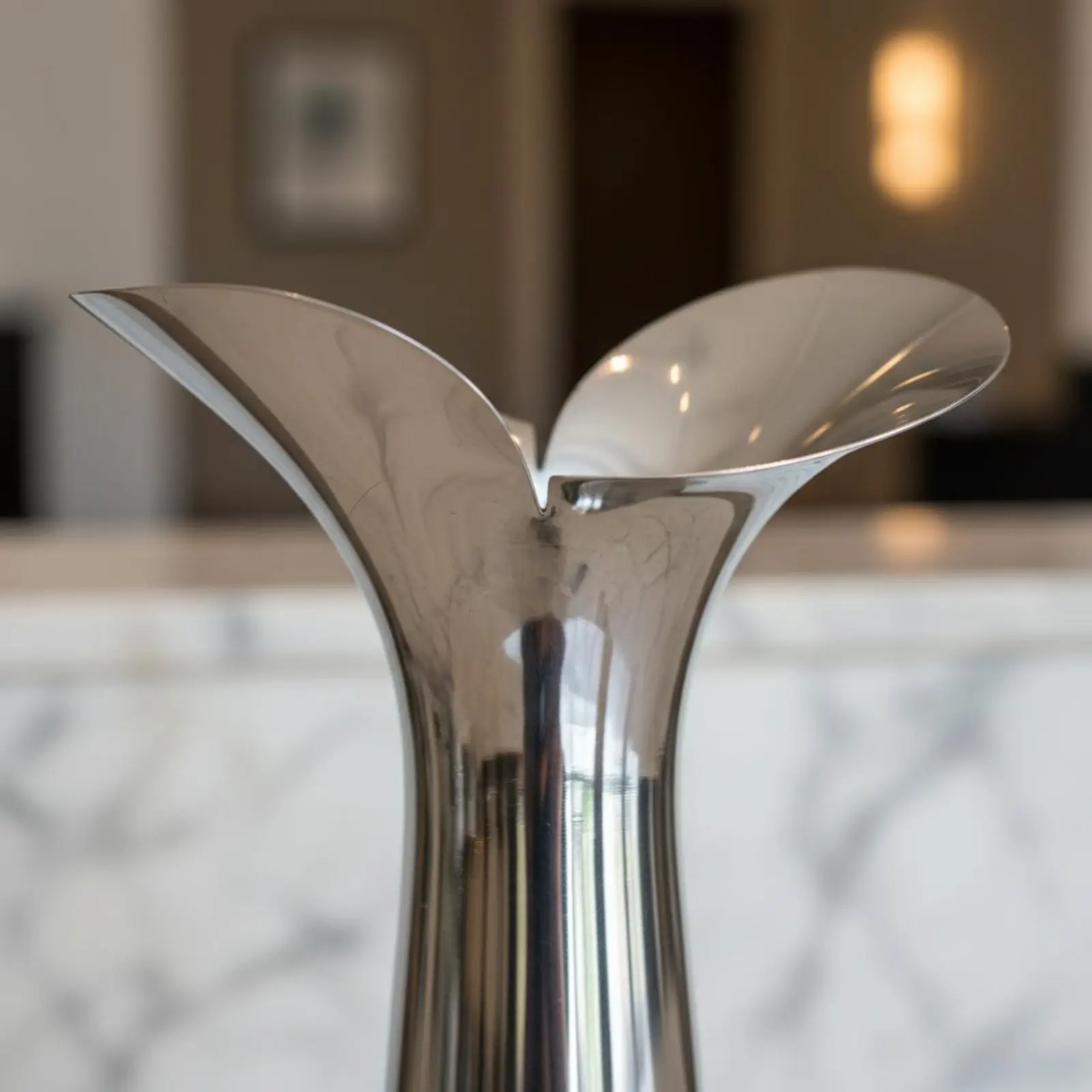 Jarrón acero inoxidable minimalista – centro de mesa brillante