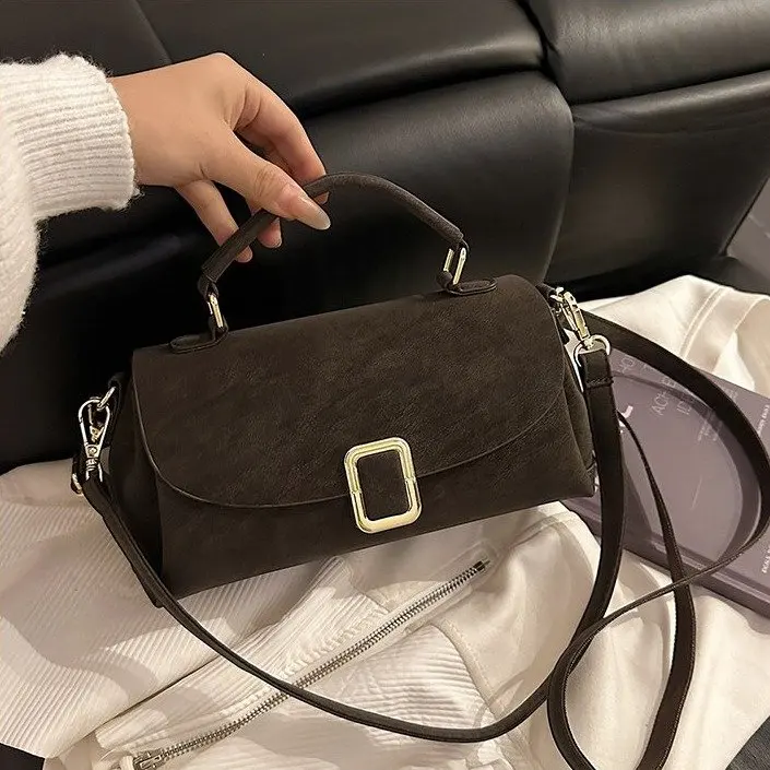 

Новая модная дизайнерская сумка 2026 года: элитная наплечная сумка, сумка-багет, сумка-мессенджер, ретро-нишевая портативная женская сумка