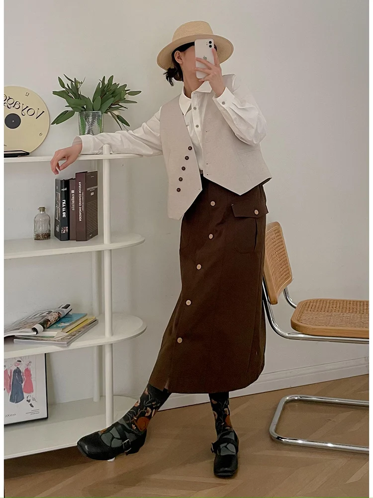 

Жилет женский приталенный с V-образным вырезом, модный дизайн, повседневная одежда, смесь полиэстера, с пуговицами, однослойный, цветной