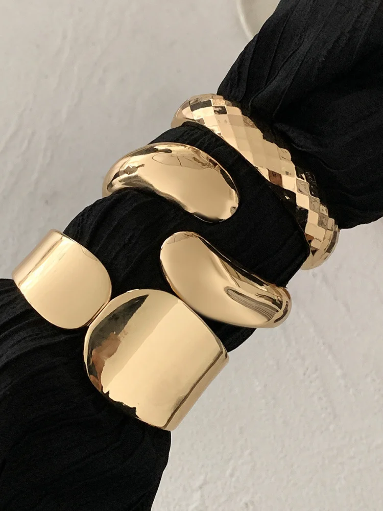 

Браслет-кольцо на руку с преувеличенным металлическим гладким покрытием, нестандартным дизайном и подвеской-шарниром, модное ювелирное украшение, женский аксессуар