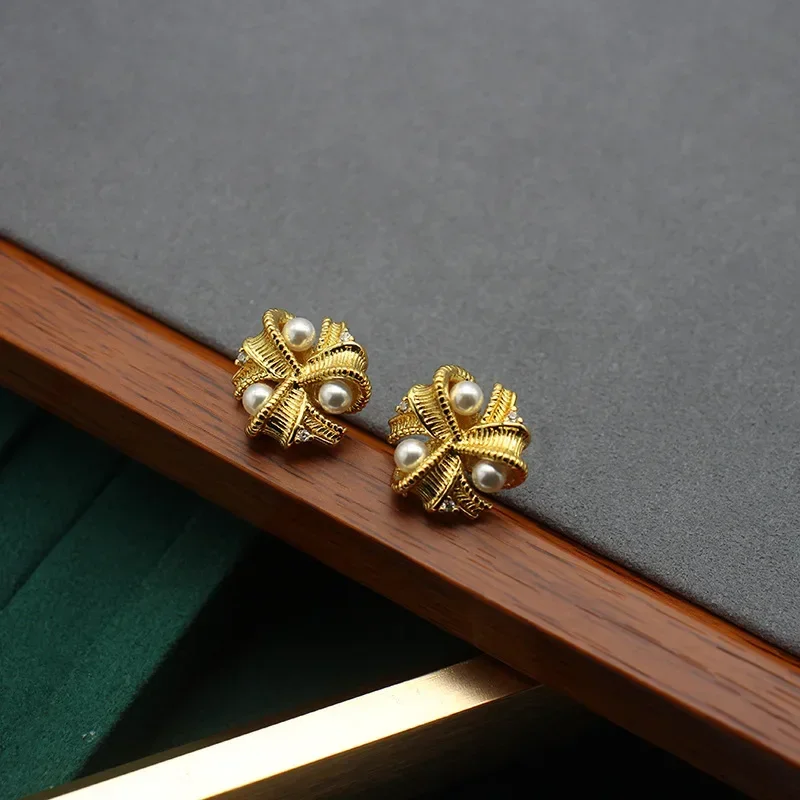 

Earrings Exquisite Woven Pearl 925 Silver Needle French Elegant Versatile Small Earrings