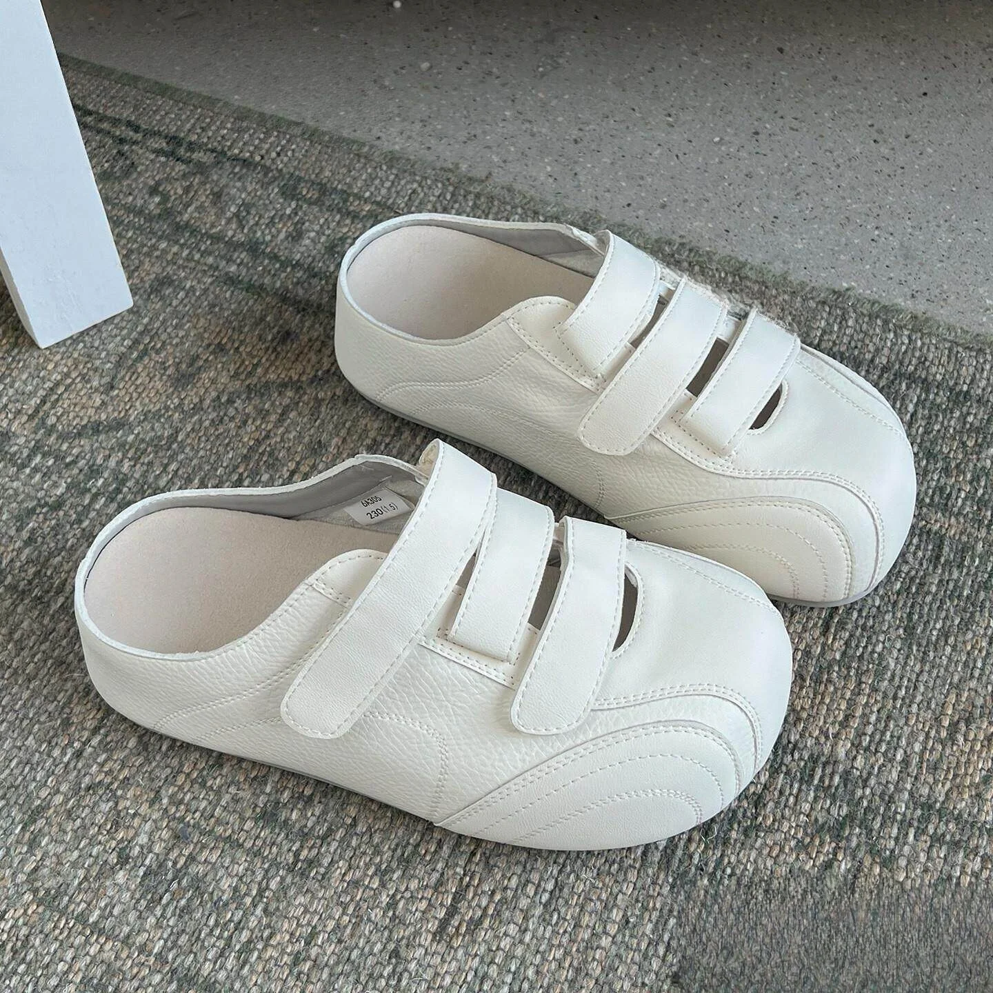 

Women's White Slip-On Sneakers Summer Half Slippers Thick Bottom Easy Wear Magic Tape Casual Fashion Low Cut Sport Shoes
