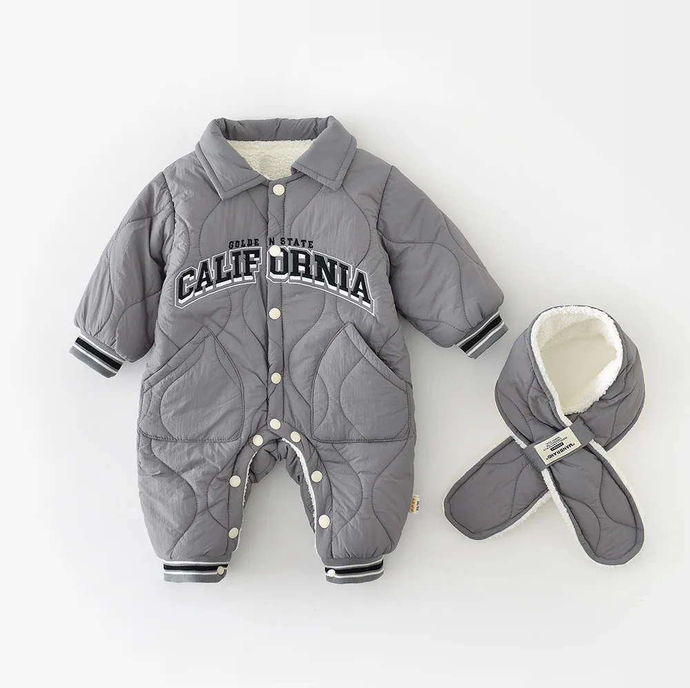 

MILANCEL новые зимние детские комбинезоны для маленьких девочек от 3 до 24 месяцев, утепленный комбинезон с надписью + шарф, свободный карман, флисовая верхняя одежда для малышей