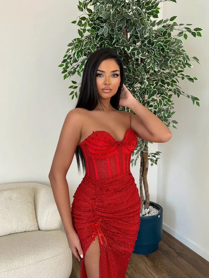 فستان رسمي أحمر لامع مطرز عميق على شكل قلب ثوب مسائي مزين بالخرز وفتحة جانبية فساتين لحضور الحفلات الموسيقية حسب الطلب #2