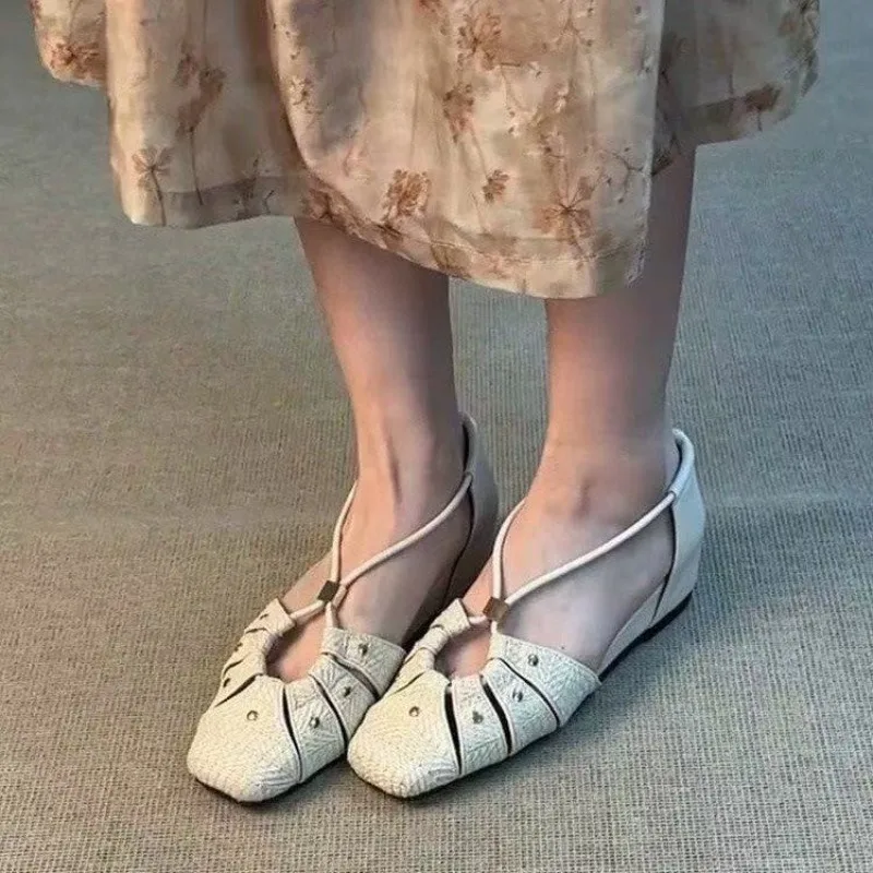 

High-end Gentle Woven Hollow Single Shoes Women's Foreign Style Versatile Slip-on Commuter Roman Sandals
