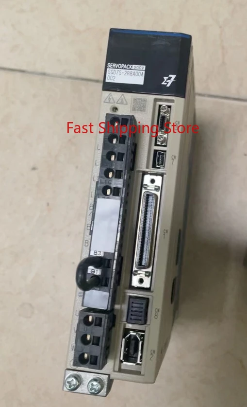 

SGD7S-2R8A00A002 в хорошем состоянии, работает хорошо с 3-месячной гарантией