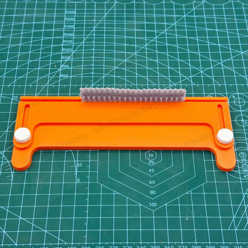 3D Printed PLA Tank Track Assembler for 1/35 Scale Tiger Tanks Model 3.3cm Max Clamping Width Armored Car Tracks Linking Tools