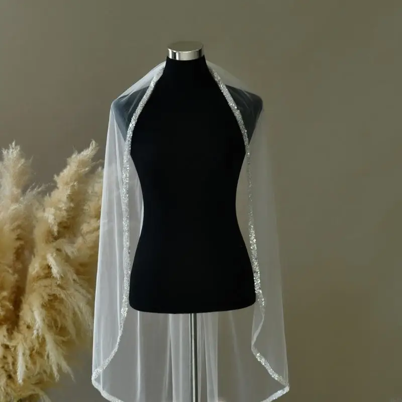 

Elegant Short Bridal Veil With Glittering Sequins Trimmed Fingertip Length Design For Bride Outdoor Wedding Ceremony 964A
