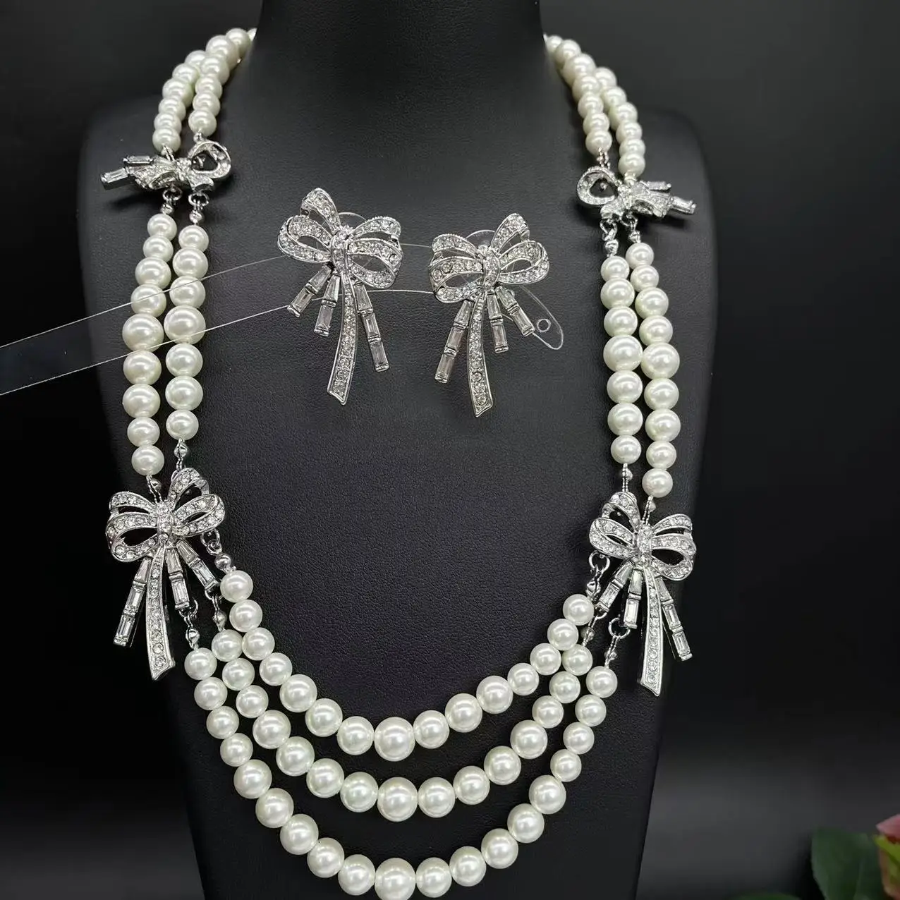 Vintage Retro Bow Pearl Necklace Palace Style Niche Temperament Multi-layer Chain Clavicle Chain Necklace