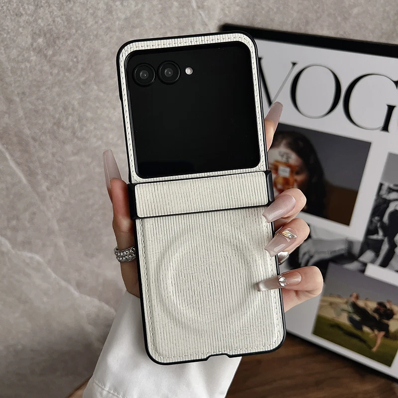 حافظة لهاتف موتورولا رازر 50 الترا 60 40 50S Razr + 2024 خطوط عمودية من جلد البولي يوريثان غطاء هاتف جذاب مغناطيسي #4