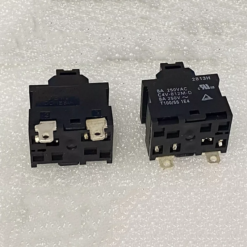 Original C4V-812M-D self-resetting 2-pin push-button switch 8A250V unlocked key