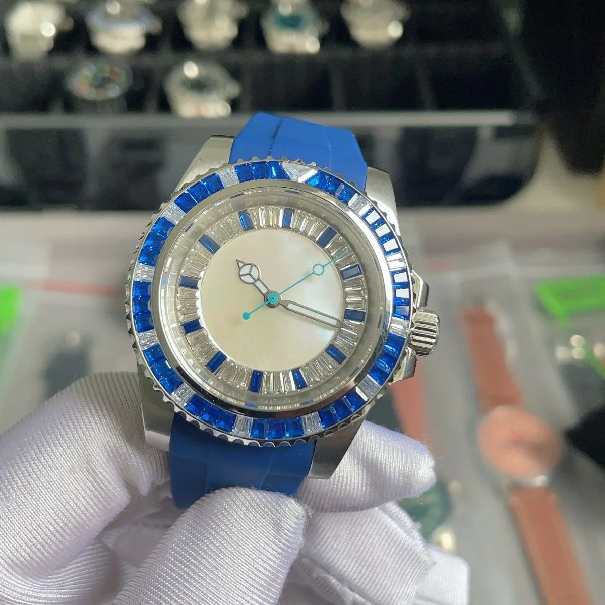 

Mother-of-pearl diamond automatic mechanical watch Sapphire mirror NH35 mechanical watch modified DIY watch