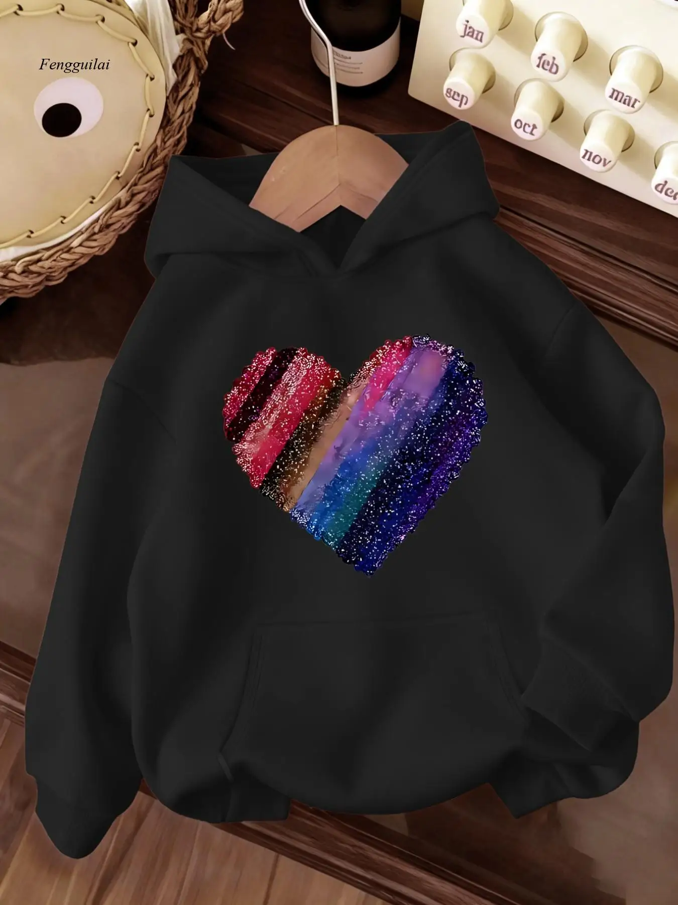 

Красочный принт с блестками в форме сердца | Пуловер с капюшоном и карманом, длинный рукав, стандартный крой