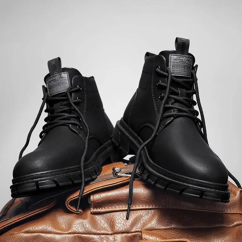 

Молодежные мужские ботинки 2023, весенние новые британские модные высокие нескользящие универсальные короткие ботинки-карго на платформе и толстой подошве