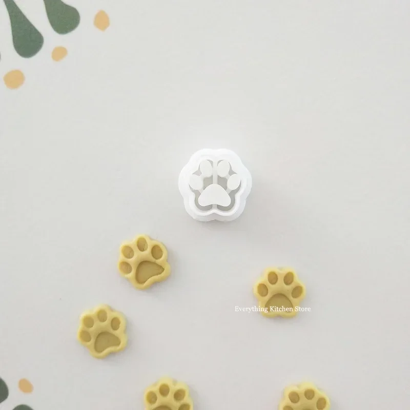 Paw Print Clay Cutter Animal Dog Cat Paw Print Polymer Clay Embossing Cutter for Clay Earring Jewelry Pendant Making Molds