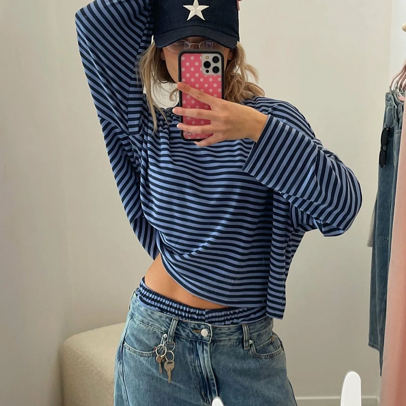 

Women Summer 2Piece Striped Contrast Color Outfits Long Sleeve Round Neck Pullover Tops and Elastic Waist Shorts Set