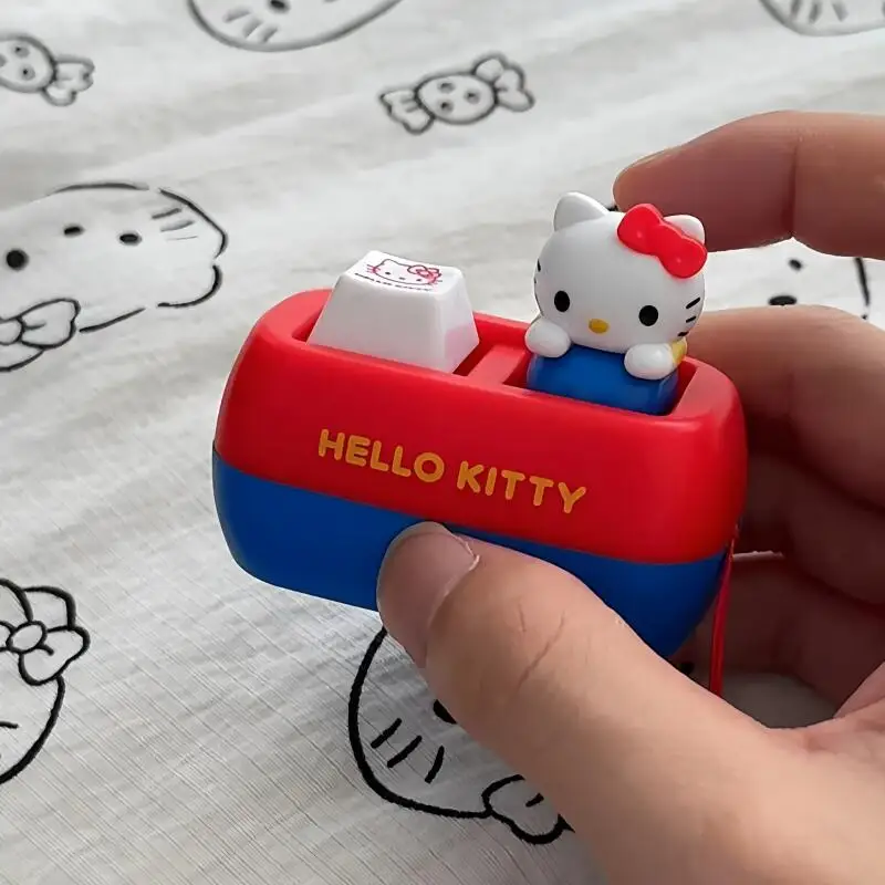 Sanrio Hello Kitty Portachiavi con pulsante vocale Kt Cat Keycap Giocattolo antistress Simpatico pulsante per tastiera Squishy Desk Decor Regali di compleanno