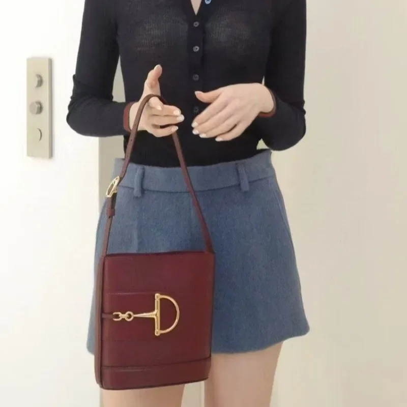 

2025 Diamond Stitching Details Elegant Quilted Leather Shoulder Bag for Ladies Luxurious Crossbody Purse