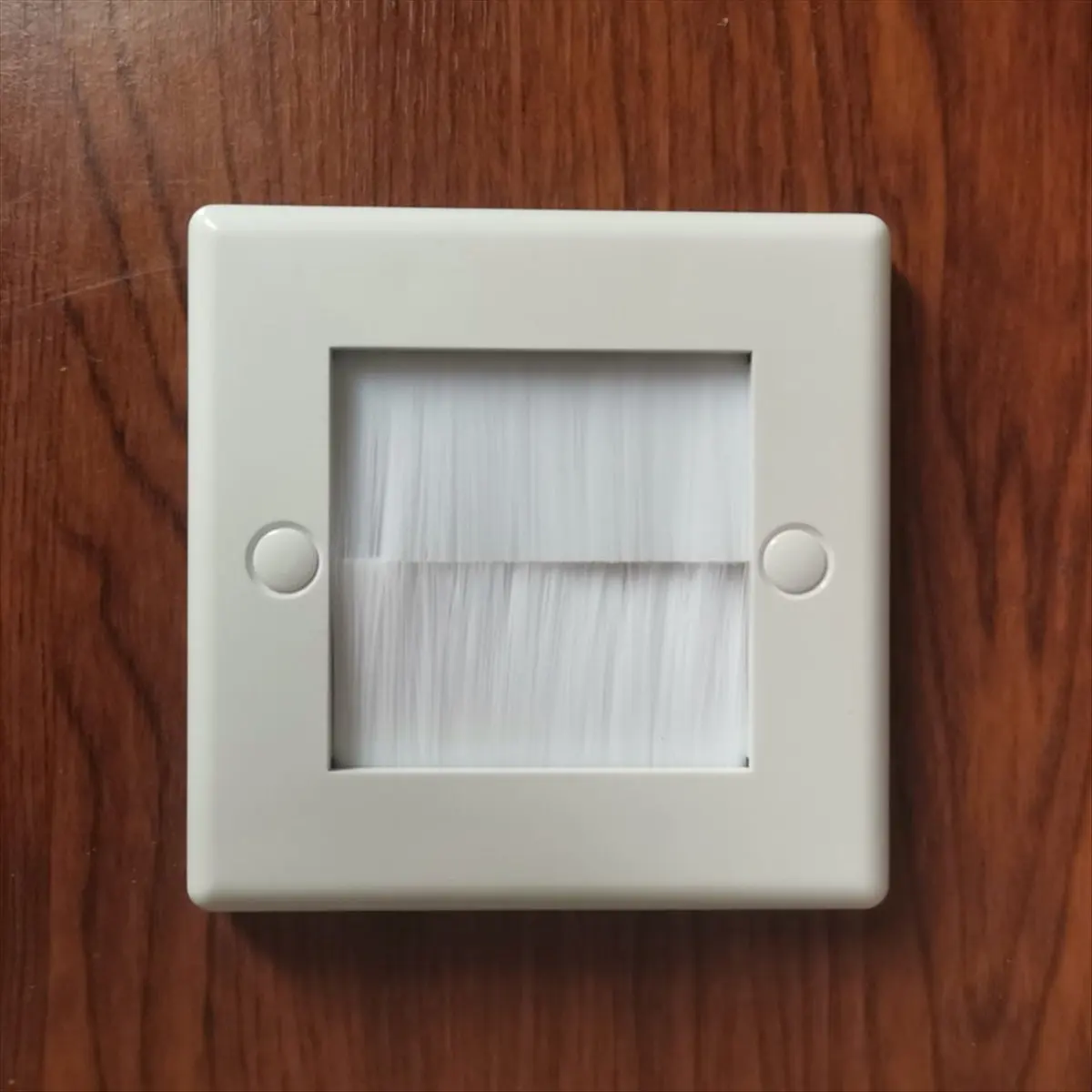 2026 New 2Pcs Flush Brush Wall Plate Brush Single 1 Gang Wall Outlet Cable Entry Plate Tidy Mount Face Plate Wall Plate White