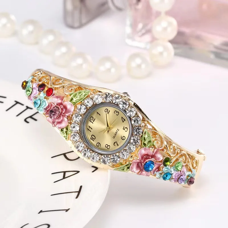 Hot Sales Luxury Diamonds Women's Flower Butterfly Dress Watch Round Dial Rhinestone Quartz Bracelet Wristwatch Gifts for Women