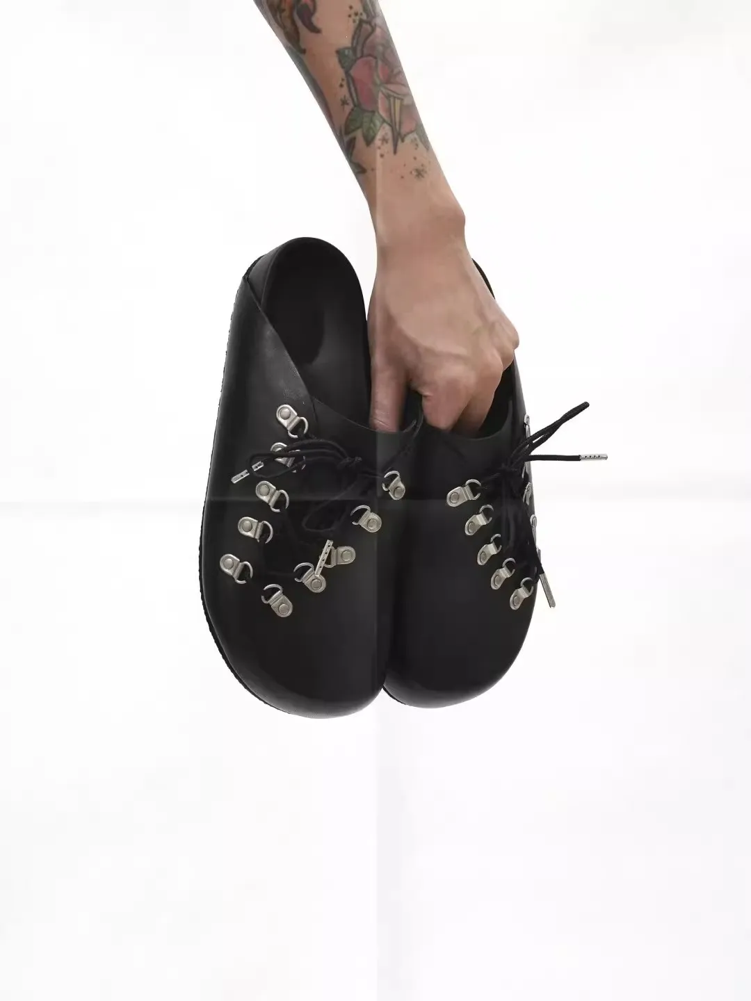 

Новые сандалии-слипоны для пар 2026 года: Мужские уличные сандалии с эффектом потертости, синие, на ремешках, с дышащей резиновой подошвой