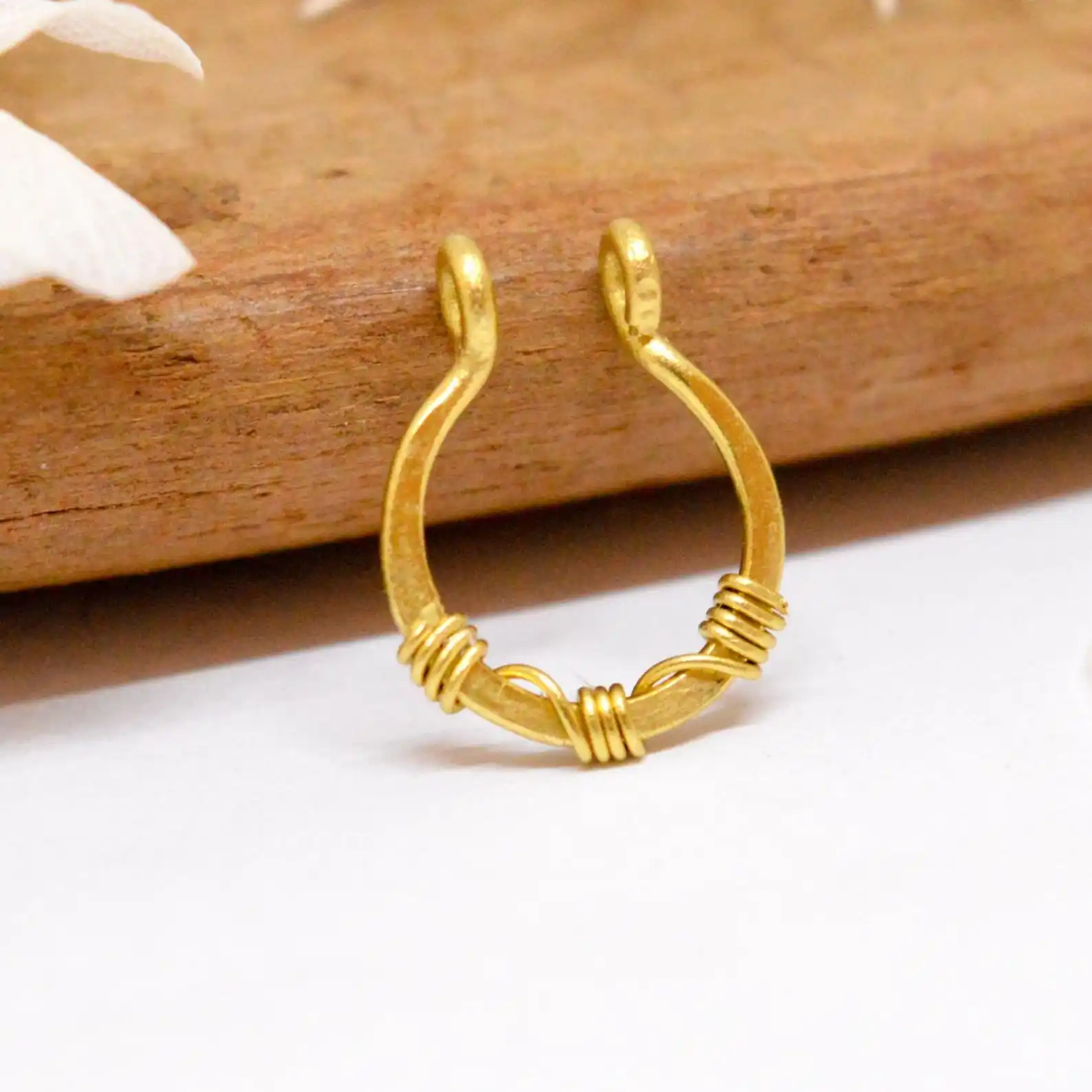 

20GA 14K Gold Filled Faux Septum Piercing Nose Ring Handmade Hammered Jewelry Exquisite Nose Hanger Woman Jewelry