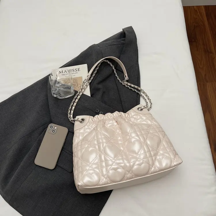 Stilvolle und schlichte Damentaschen mit Kette, vielseitige One-Shoulder-Taschen, schräge Spanntaschen für Pendlerinnen