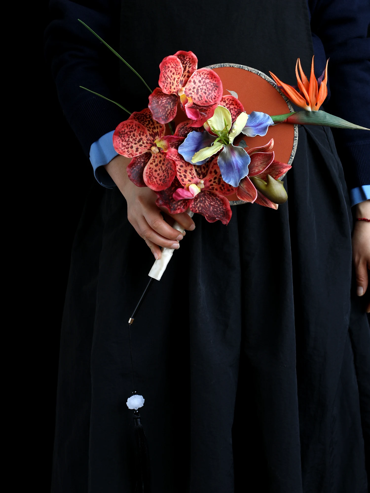 retro-floral-fan-wedding-dress-accessory-photography-prop-decorative-ornament-handheld-flower-art-for-brides-morning-robe