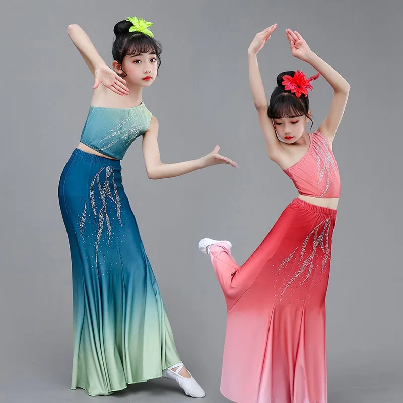 Children's and Girls' Sparrow Dance Fishtail Skirt Ethnic Dance Performance Clothing for Children's and Girls on June 1st