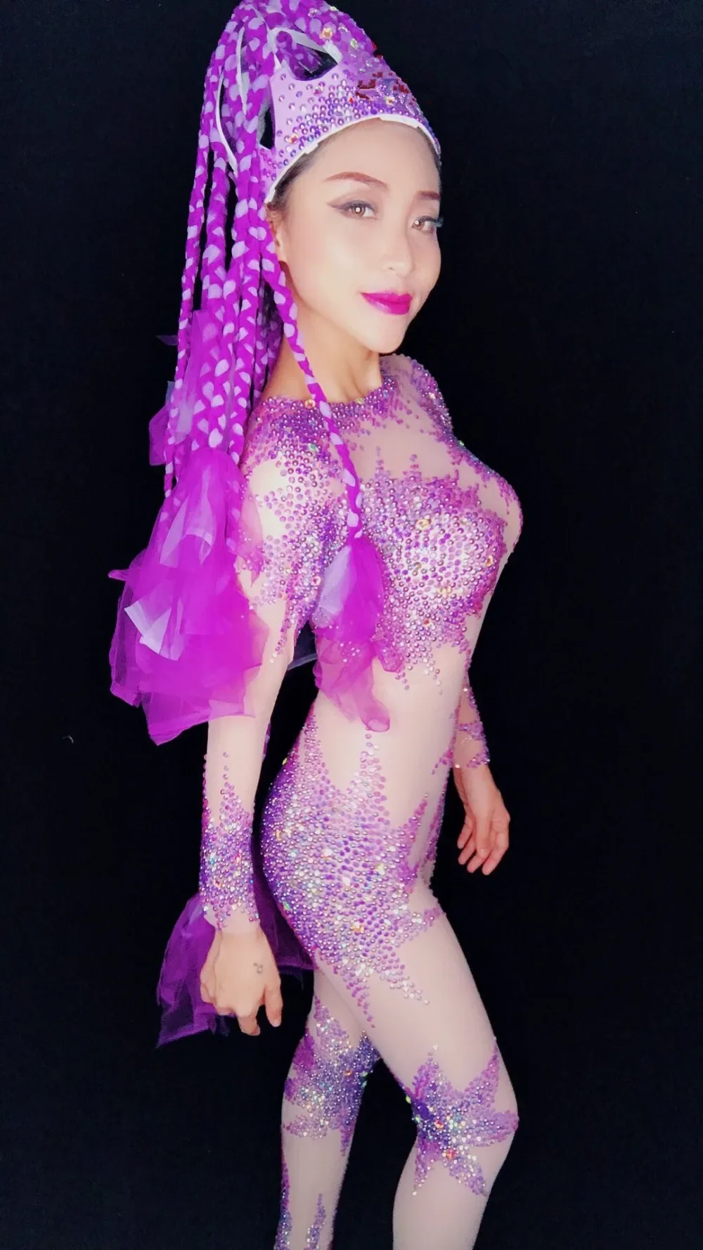 ไนท์คลับดีเจผู้หญิงเครื่องแต่งกายคริสตัลสีม่วงตาข่ายจั๊มสูทปาร์ตี้พรอมฉลองการแสดงเวทีซีทรูสกินนี่