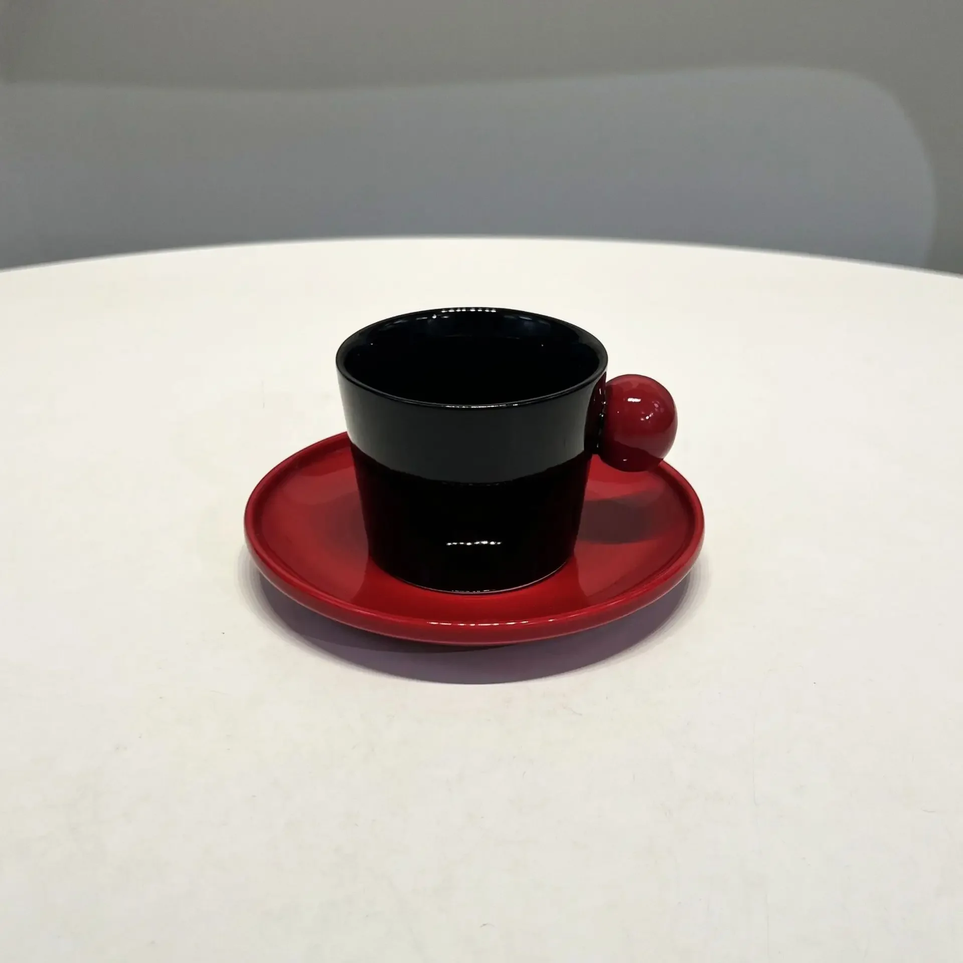 

Environmentally Friendly Japanese Ceramic Coffee Cups and Saucers Solid Color Home Office Universal Daily Drinking Milk Tea Cup