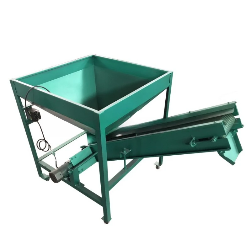 

Feeding suction machine, iron suction feeding equipment, flour feeding machine