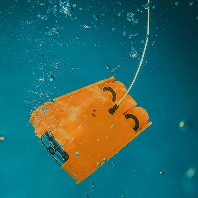 

Deep sea fish school detector, underwater intelligent machine