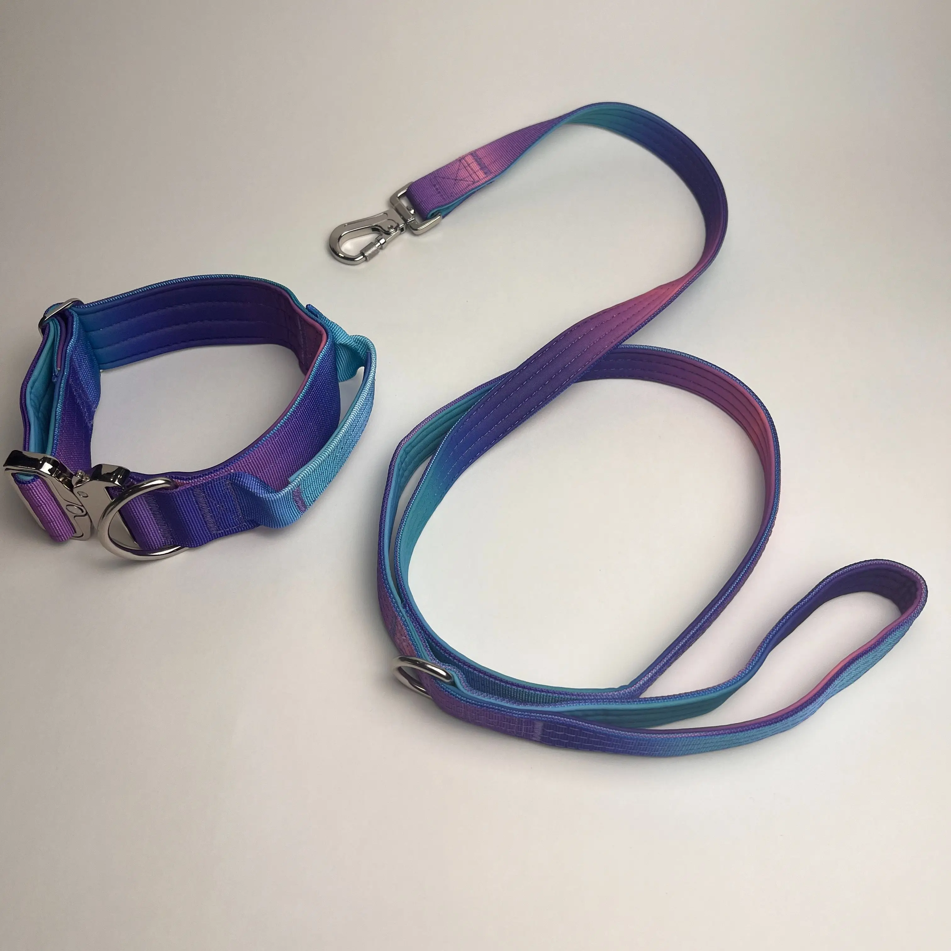 مجموعة مقود طوق الكلب التكتيكي المتدرج مناسبة للكلاب المتوسطة والكبيرة عالية القوة من النايلون + تصميم نيوبرين عرض 5 سم